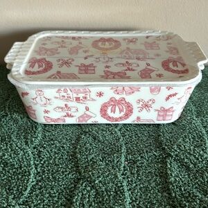 Grace Pantry Holiday Oven Safe Lidded Baker Dish North Pole Red Ivory NEW